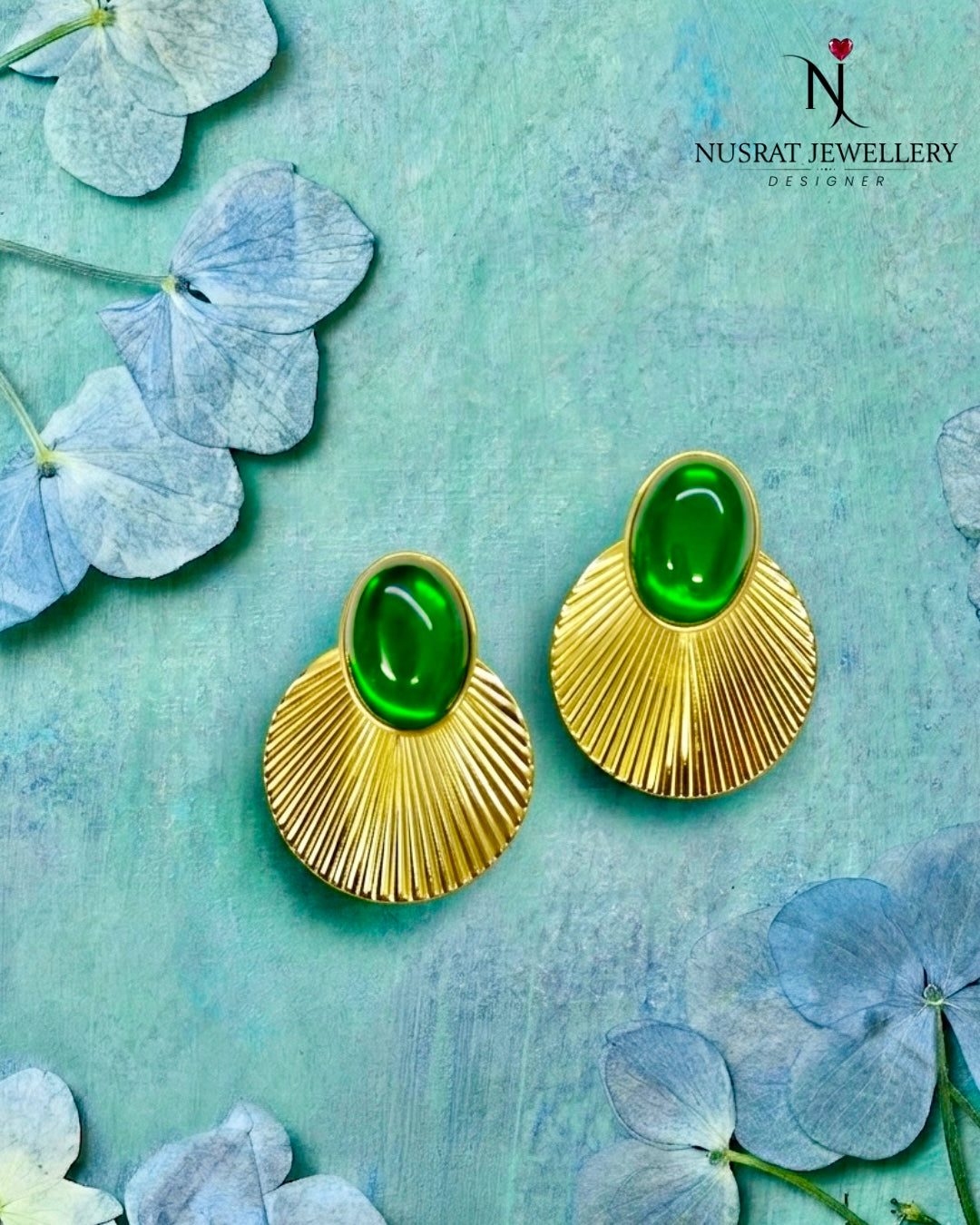 Earrings Studs cabochon Emerald
